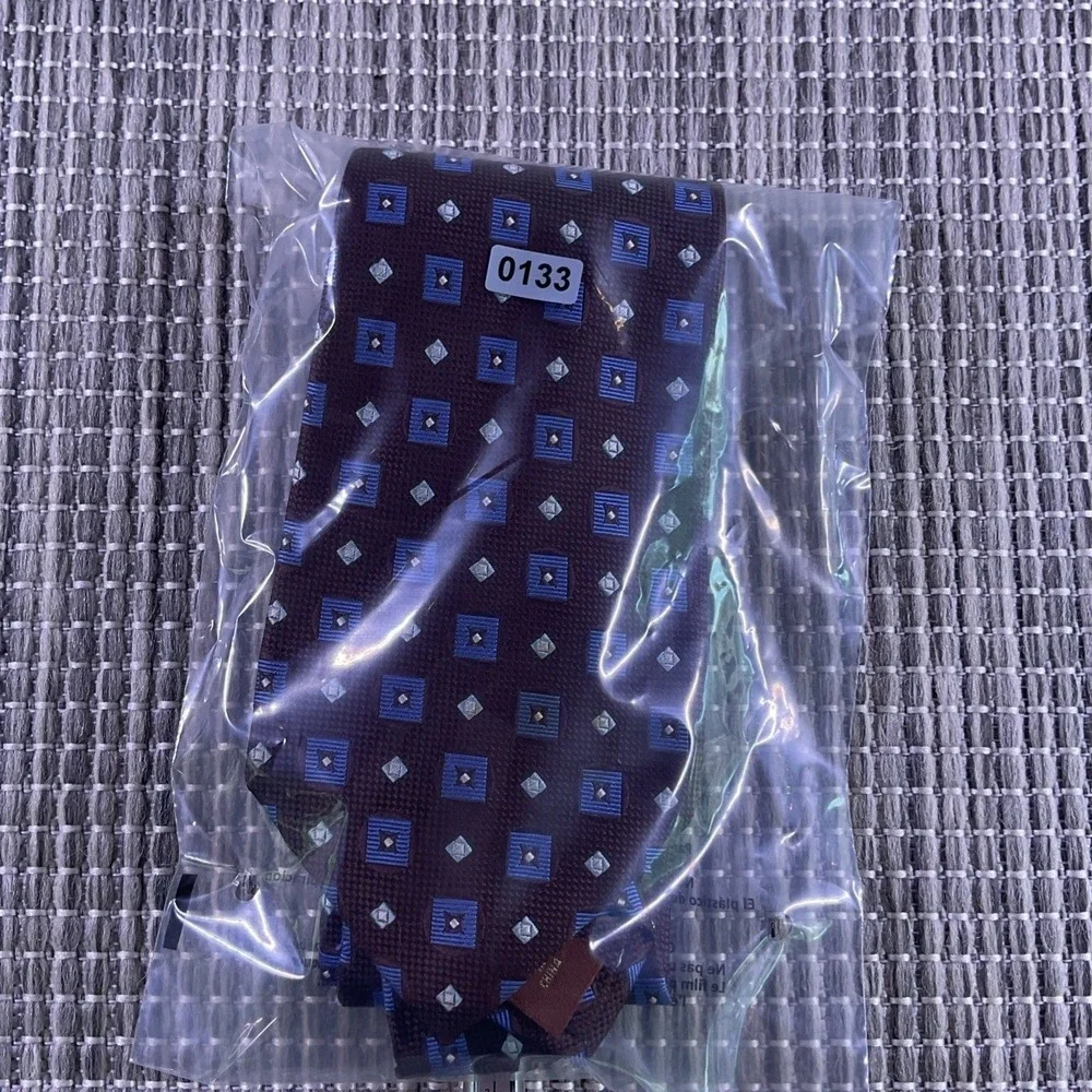 Tasso Elba Mens Silk Tie Burgundy Blue Geometric Square Pattern Hand Made